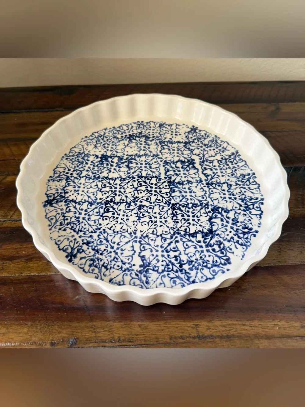 La tourtière d'Annette Stoneware Blue White Hand Painted Pie Plate Canadian Art
